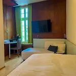 Nydeck Hotel