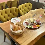 Nydeck Hotel